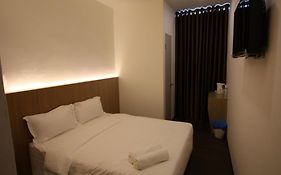 Place2Stay Business Hotel @ Metrocity